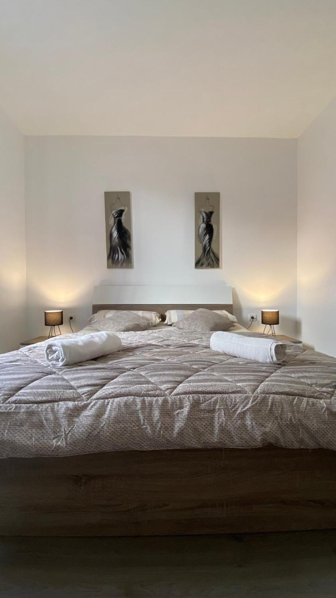 Ivni Apartmani Novigrad  Luaran gambar