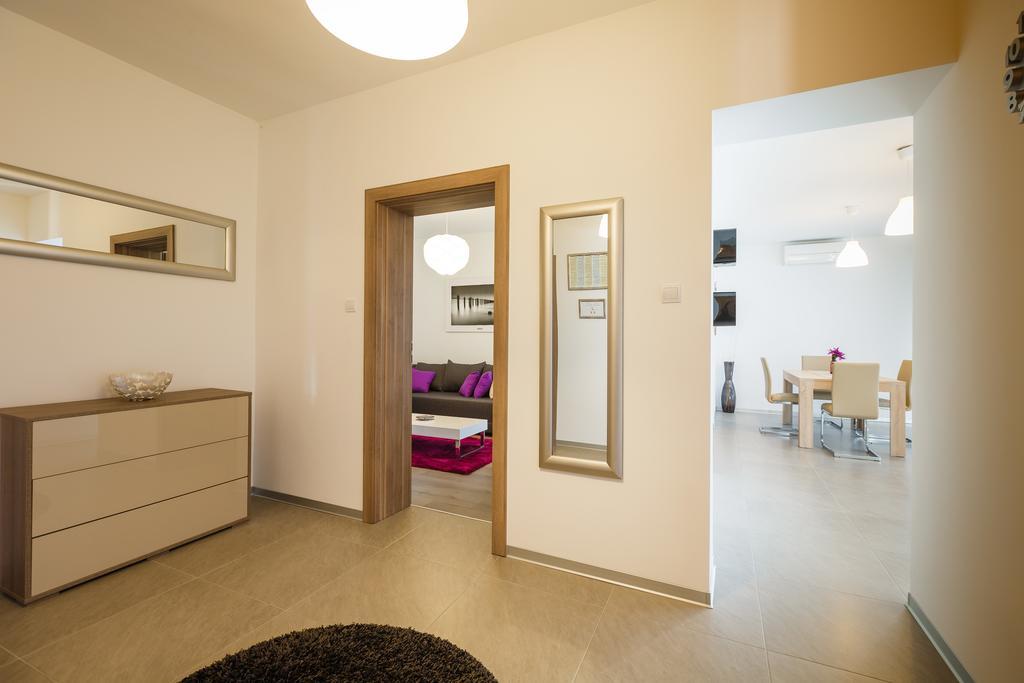 Ivni Apartmani Novigrad  Bilik gambar