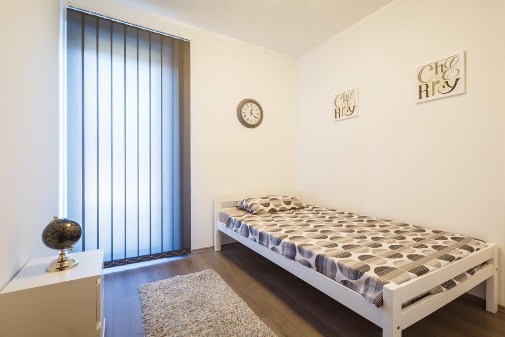 Ivni Apartmani Novigrad  Bilik gambar