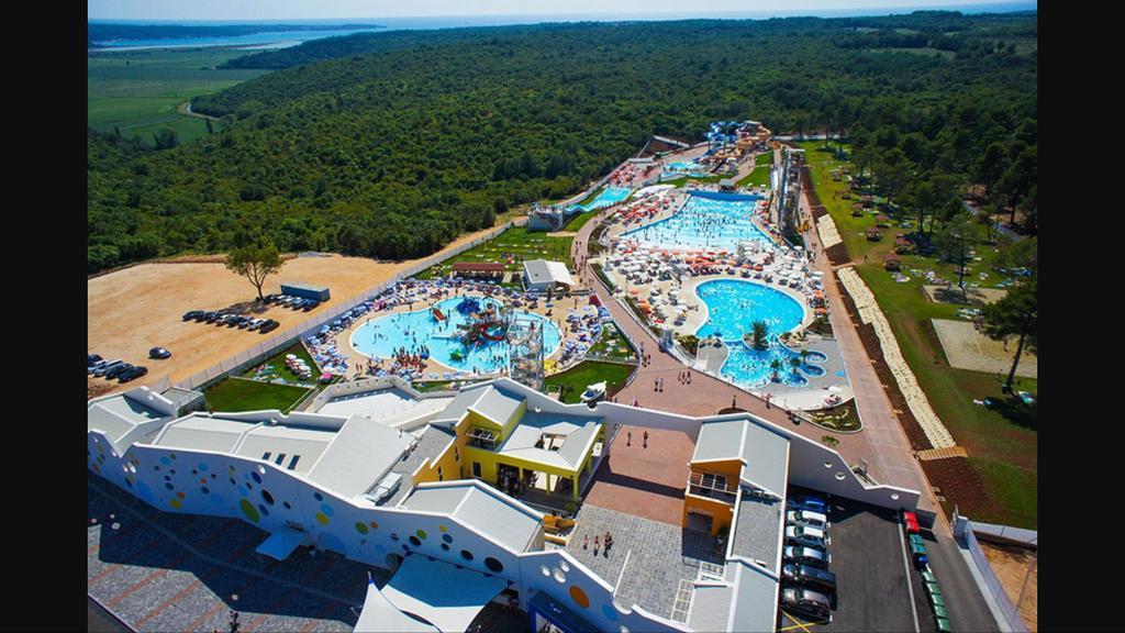 Ivni Apartmani Novigrad  Luaran gambar