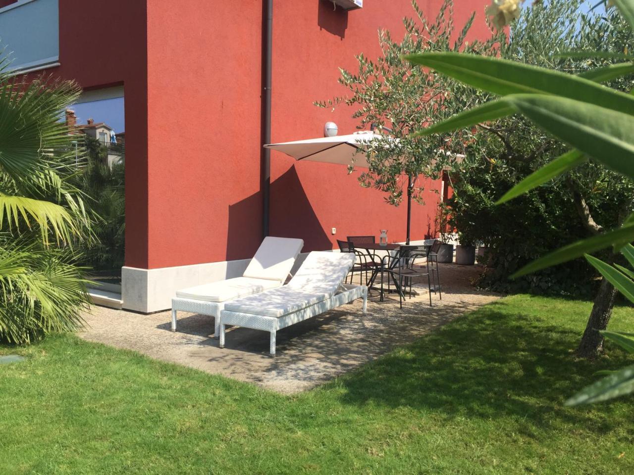 Ivni Apartmani Novigrad  Luaran gambar