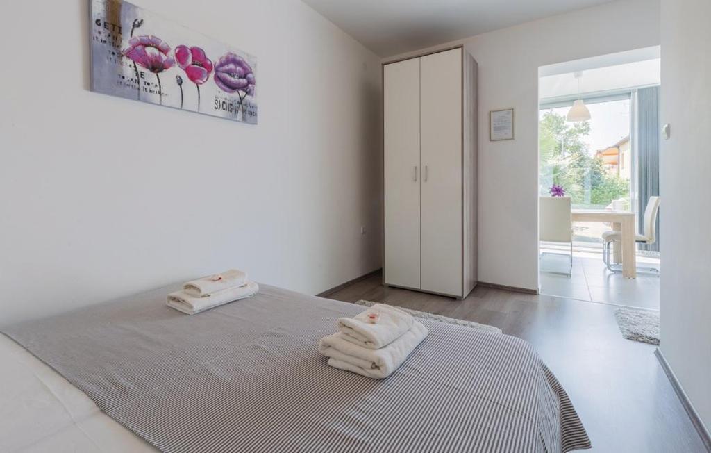 Ivni Apartmani Novigrad  Luaran gambar